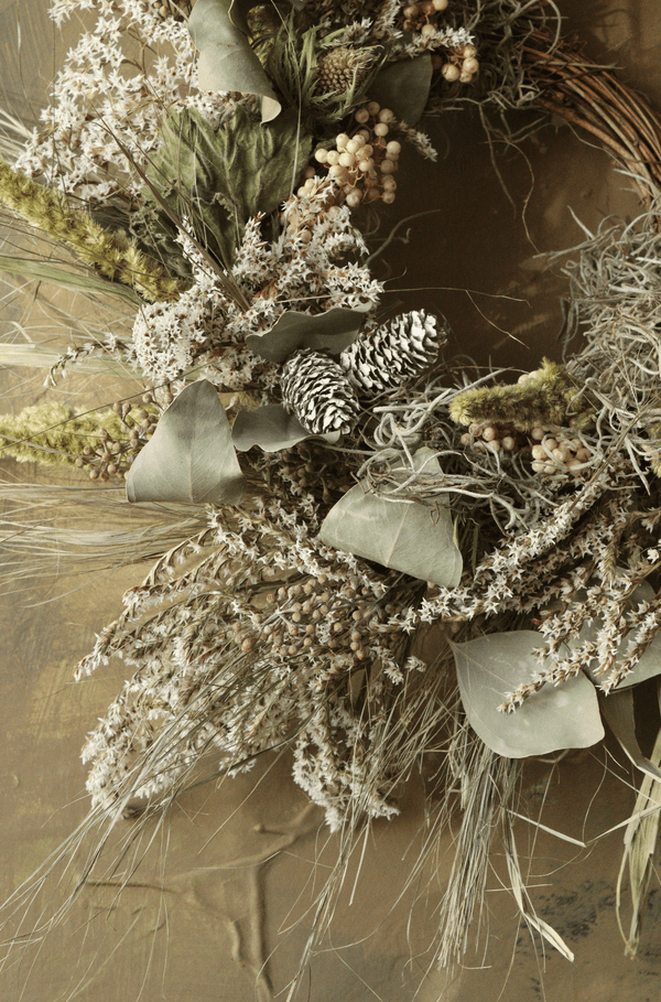 SMALL DRIED FLOWER GREEN WREATH ~ HANDMADE - Design by Nature Flowers -