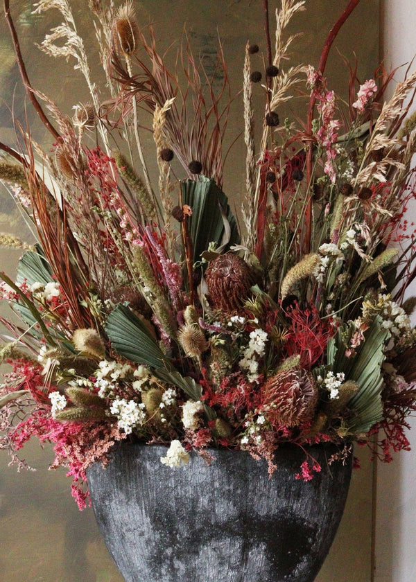 Luxury dried flower arrangement with natural tropical leaves and banksia. - Design by Nature Flowers - Dried Flowers